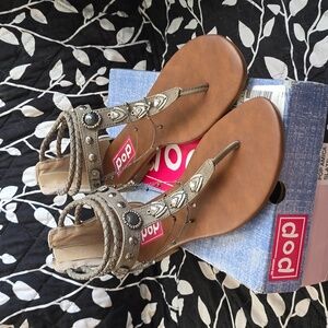 NIB Pop Amica Slate Women's Sandals - Size 9